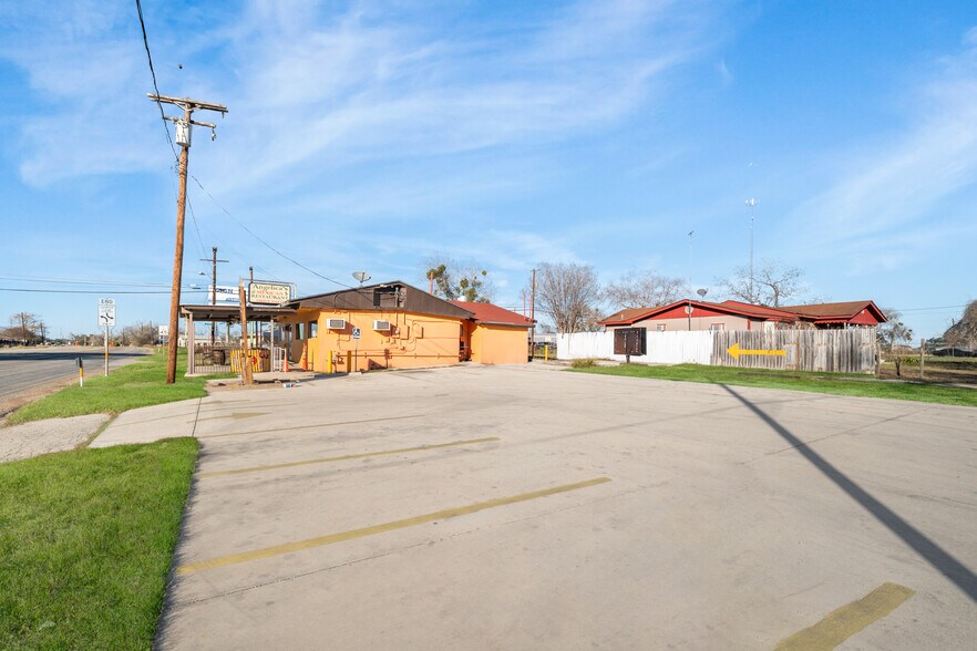 More Photos Of 1710 Second St, Pleasanton Restaurant For Sale