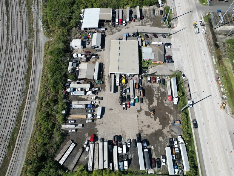 More Photos Of 4101 Causeway Blvd, Tampa Warehouse For Sale