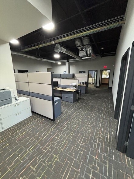 More Photos Of 9410 Topanga Canyon Blvd, Chatsworth Office For Sale