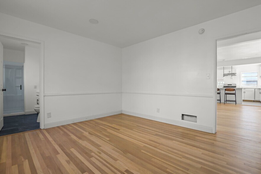 More Photos Of 4409 Victoria Park Dr, Los Angeles Apartments For Sale