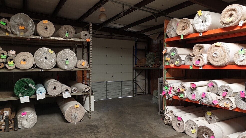 More Photos Of 18002 Kuykendahl Rd, Spring Showroom For Lease