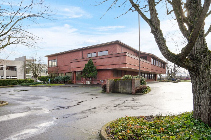 More Photos Of 2965 Ryan Dr SE, Salem Office For Sale