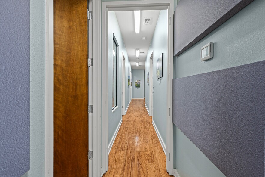 More Photos Of 3206 4th St, Longview Office For Lease