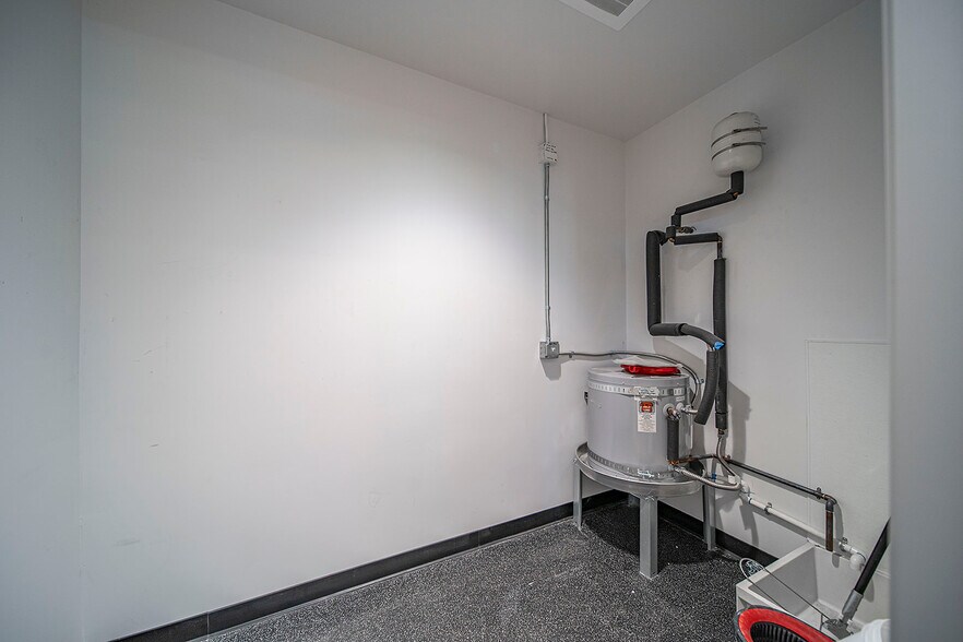 More Photos Of 9205 Research Dr, Irvine Loft Creative Space For Sale