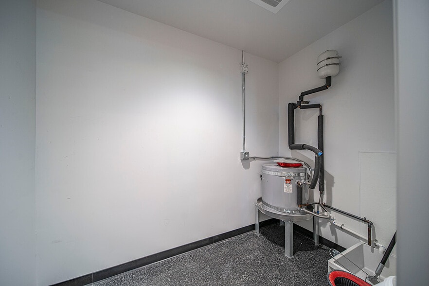 More Photos Of 9205 Research Dr, Irvine Loft Creative Space For Sale