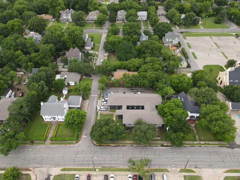 More Photos Of 826 S Travis St, Sherman Apartments For Sale