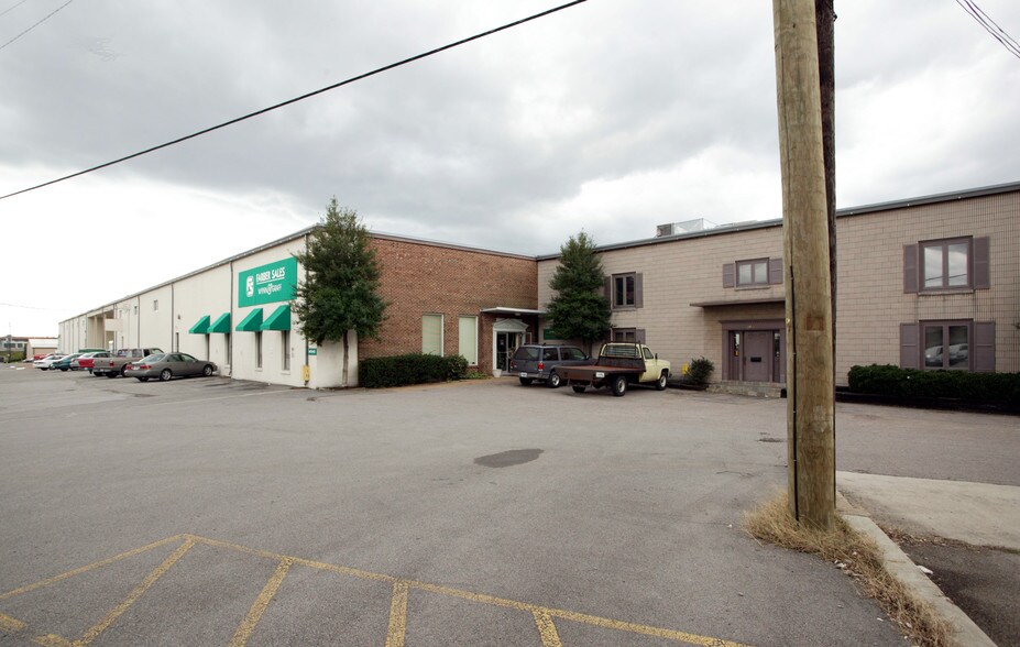 More Photos Of 2611-2615 Grandview Ave, Nashville Distribution For Lease