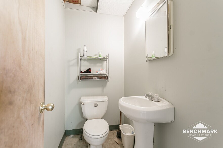 More Photos Of 4017 Railroad, Williamson Warehouse For Sale