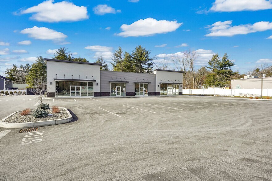 More Photos Of 212 Southampton Rd, Westfield Freestanding For Lease