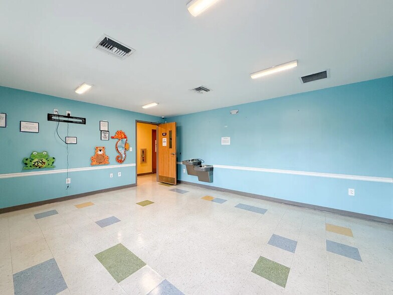 More Photos Of 3500 Kabel Dr, New Orleans Medical For Sale