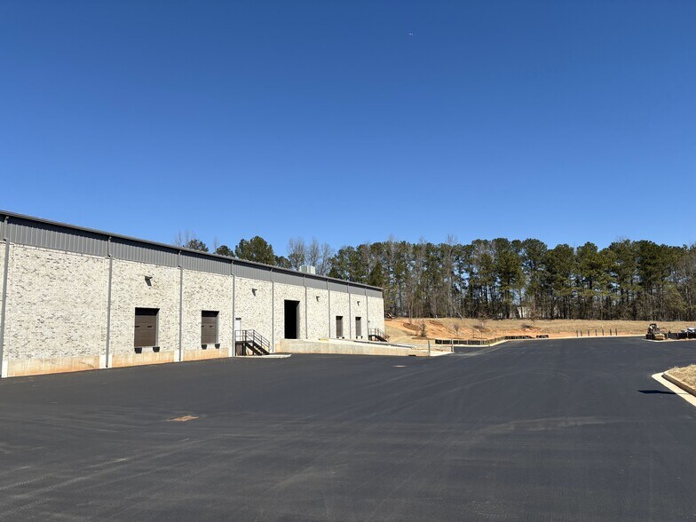Primary Photo Of 1400 Senoia Rd, Tyrone Unknown For Lease