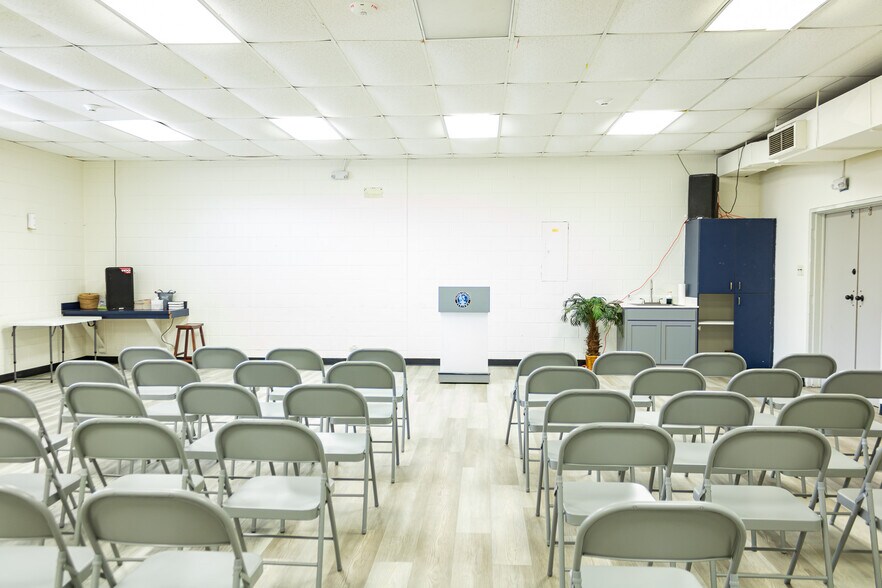 More Photos Of 900 W WM J Bryan Pky, Bryan Schools For Sale