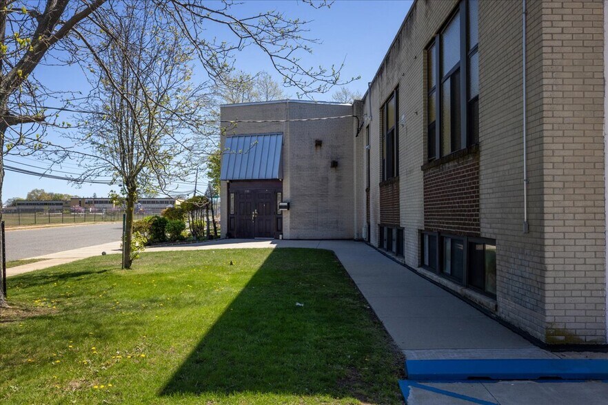 More Photos Of 330 Central Ave, Deer Park Religious Facility For Sale