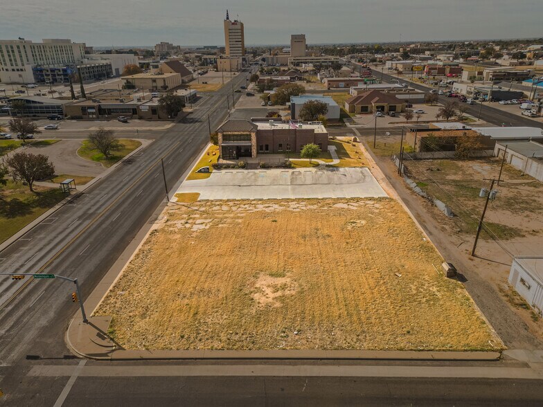 More Photos Of 501 E 7th St, Odessa Office For Sale