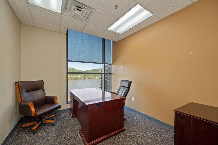 More Photos Of 119 Fairfield Ave, Bellevue Office For Lease