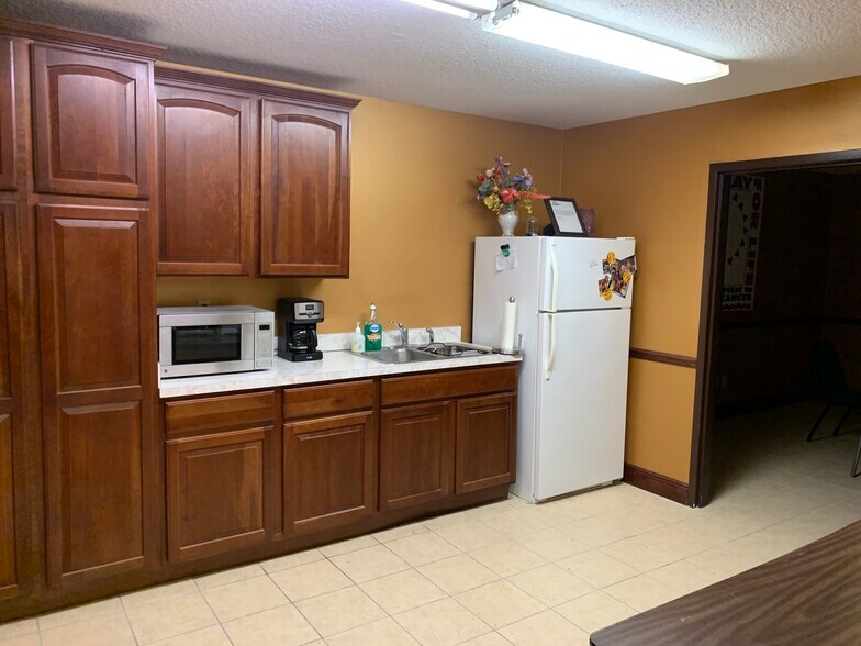 More Photos Of 16255 Aviation Loop Dr, Brooksville Manufacturing For Lease