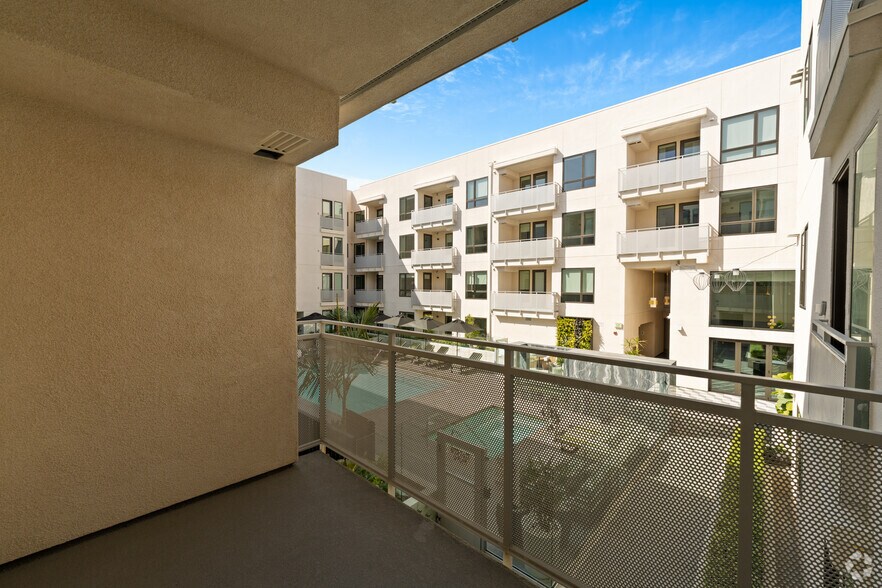 More Photos Of 1800 Beverly Blvd, Los Angeles Apartments For Lease