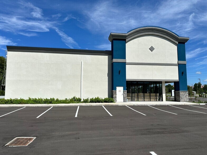 More Photos Of 14990 State Road 535, Bay Lake Restaurant For Lease