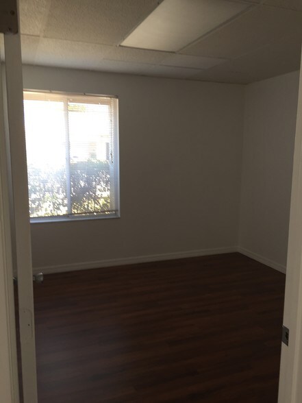 More Photos Of 6238 Presidential Ct, Fort Myers Medical For Sale
