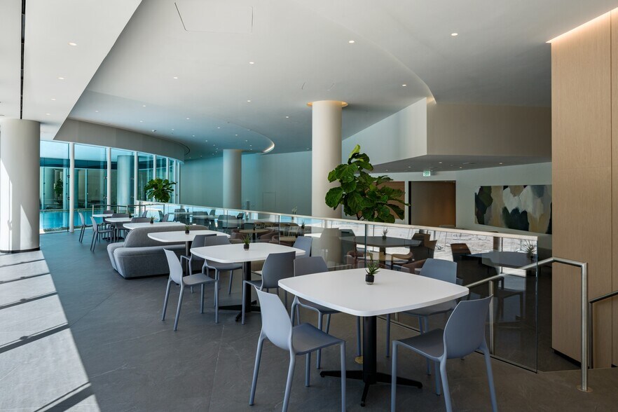 More Photos Of 100 SE 2nd St, Miami Office For Lease