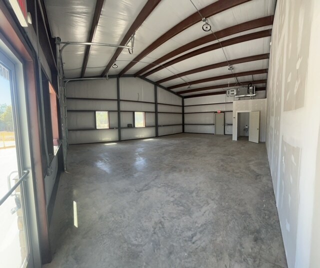 More Photos Of 4230 US-67, Cleburne Warehouse For Lease