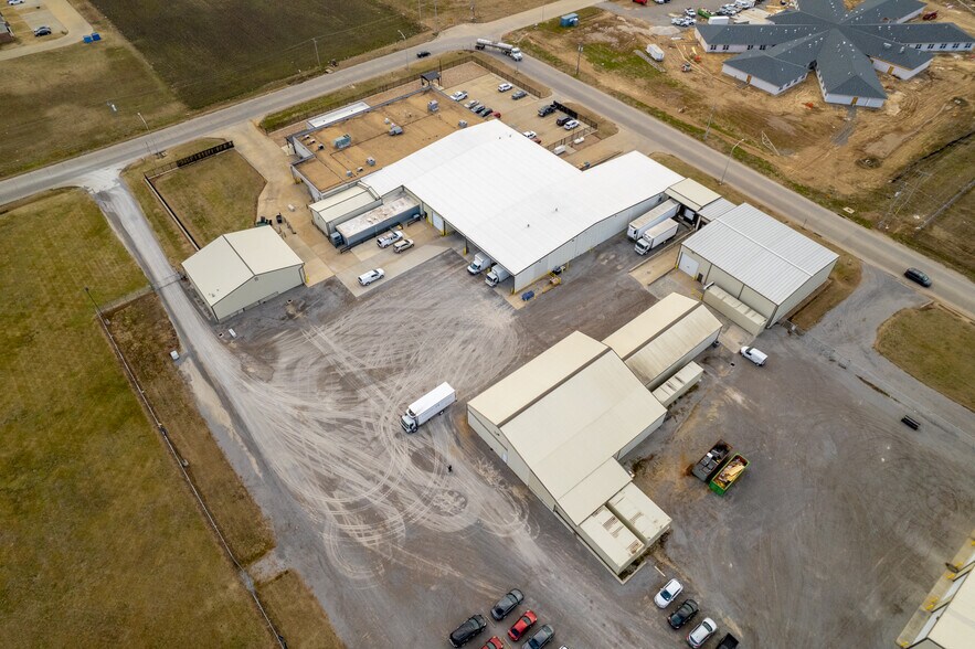 More Photos Of 108 Stallcup Dr, Sikeston General Retail For Sale