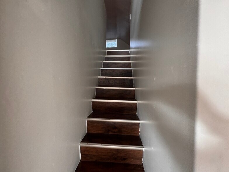 More Photos Of 2048 4th Ave, Cincinnati Multifamily For Sale