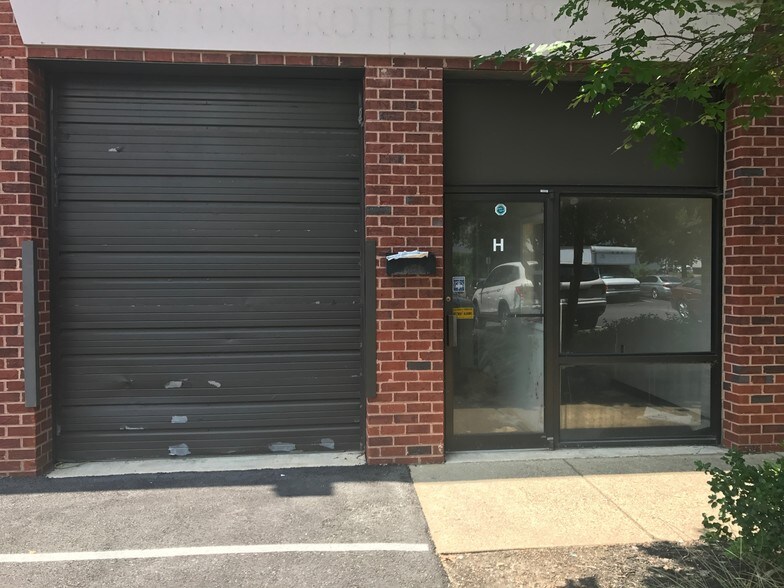 More Photos Of 8900 Edgeworth Dr, Capitol Heights Warehouse For Sale