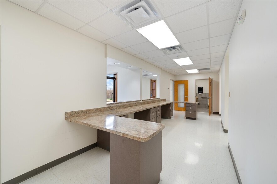 More Photos Of 114 Parliament Dr, Maryville Medical For Sale