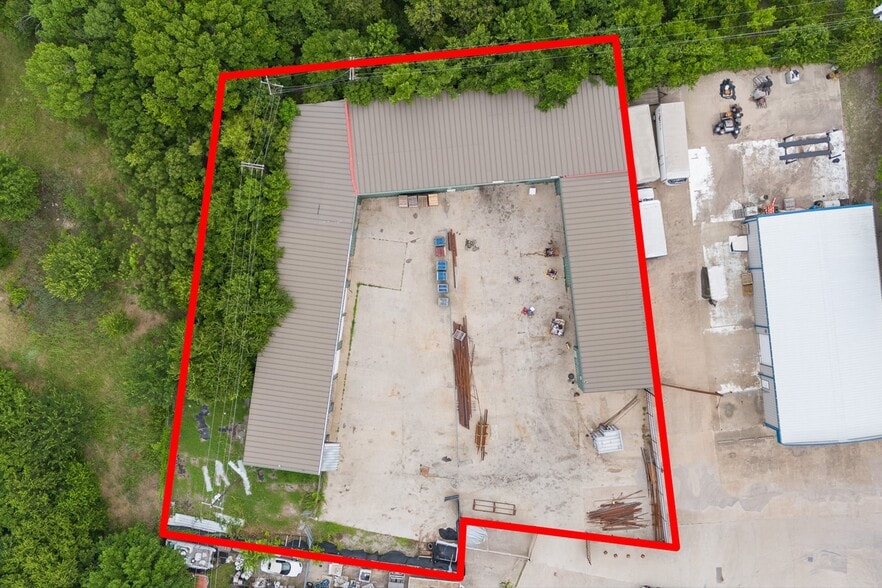 More Photos Of 308 Thomas Pl, Everman Warehouse For Sale