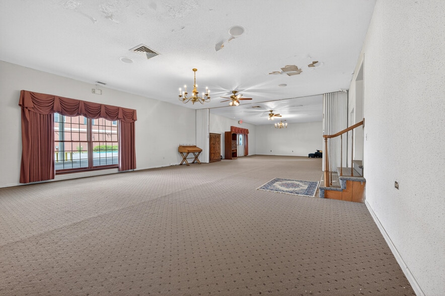 More Photos Of 209 N Main St, Belleville Medical For Sale