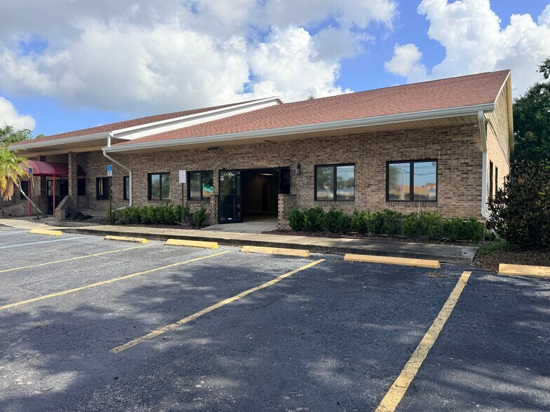 More Photos Of 7491 Ulmerton Rd, Largo Medical For Lease