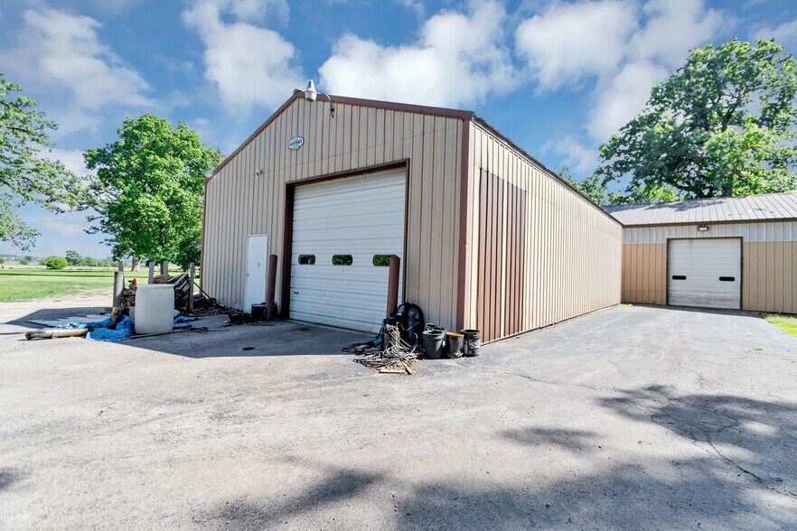 More Photos Of 41W597 US Highway 20, Hampshire Flex For Sale