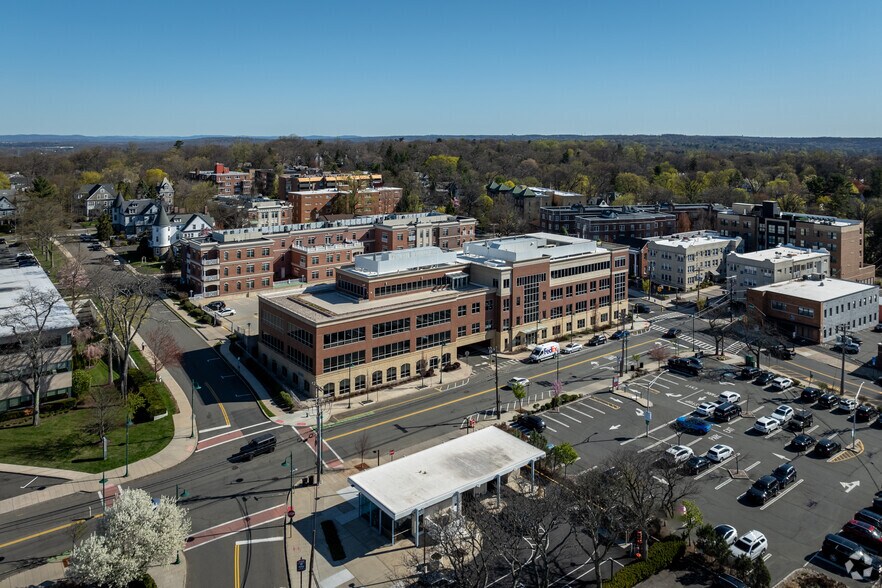 More Photos Of 1 DeForest Ave, Summit Office For Lease