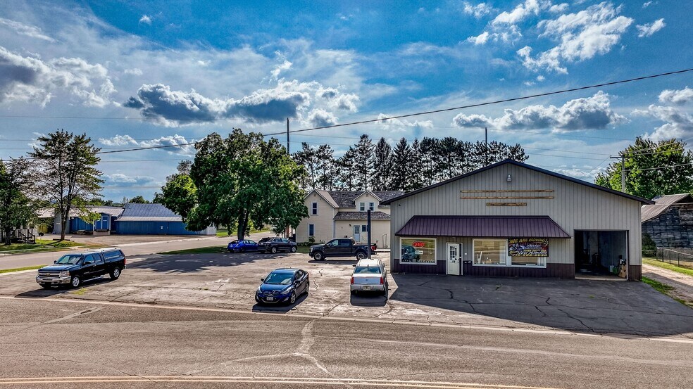 More Photos Of 1417 Martin Rd, Bloomer Auto Repair For Sale