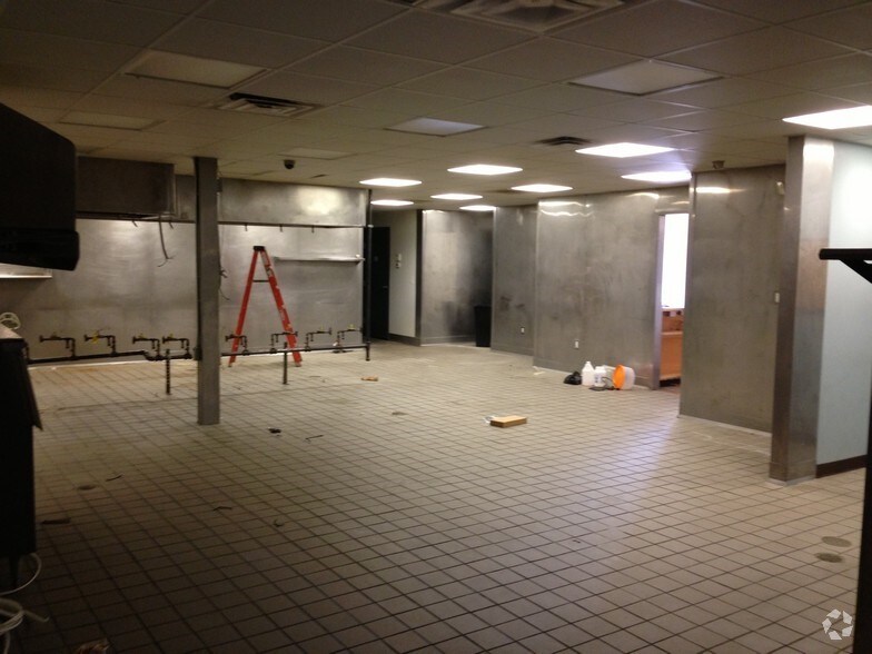 More Photos Of 351 Whitney Rd, Spartanburg Restaurant For Lease