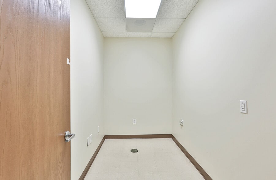 More Photos Of 2375 Montpelier Dr, San Jose Medical For Lease