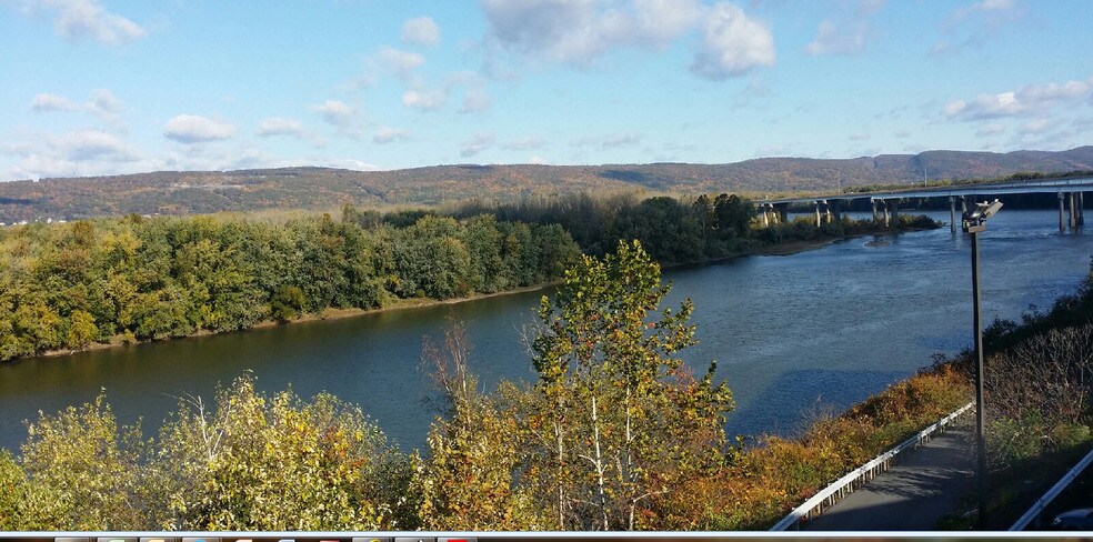 More Photos Of 670 S River St, Plains Medical For Lease