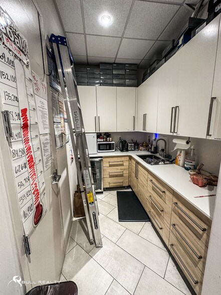 More Photos Of 664 N Highland Ave NE, Atlanta Freestanding For Sale