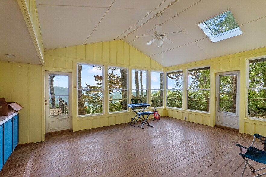 More Photos Of 243 Ridgeline Dr, Brevard Specialty For Sale