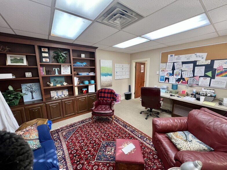 More Photos Of 620 4th St, Graham Office For Sale