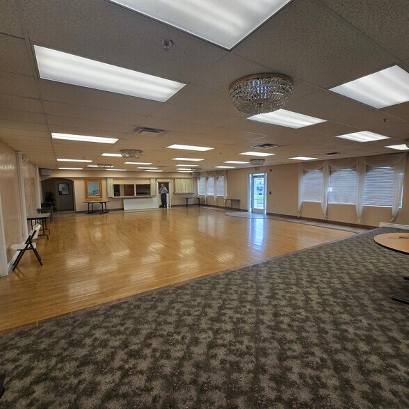 More Photos Of 3950 S Redwood Rd, Salt Lake City Freestanding For Sale