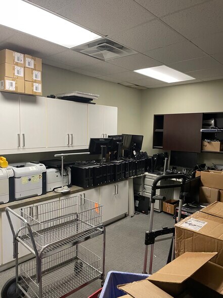 More Photos Of 65 Harristown Rd, Glen Rock Office For Lease
