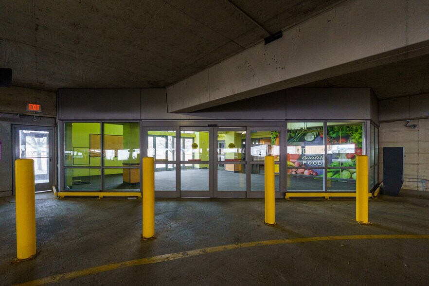 More Photos Of 3253 Dodge St, Omaha Hotel For Sale