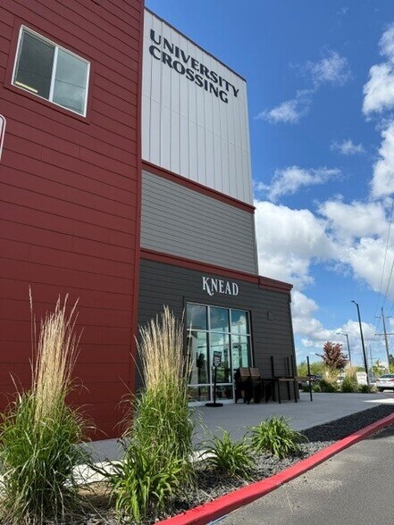 More Photos Of 1490 NE North Fairway Dr, Pullman General Retail For Lease