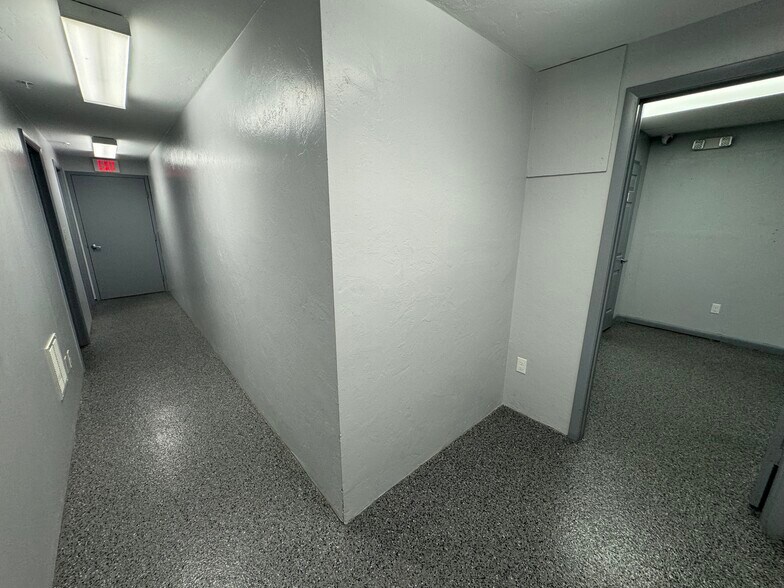More Photos Of 921 SE 15th Ave, Cape Coral Industrial For Sale
