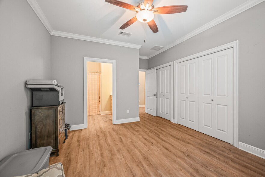 More Photos Of 10351 Chemstrand Rd, Pensacola Office For Sale