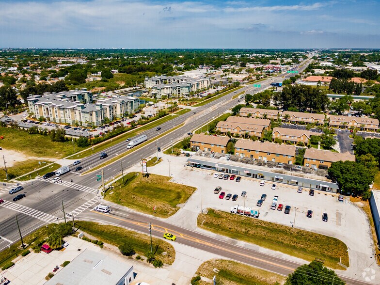 More Photos Of 6585 126th Ave N, Largo Convenience Store For Sale