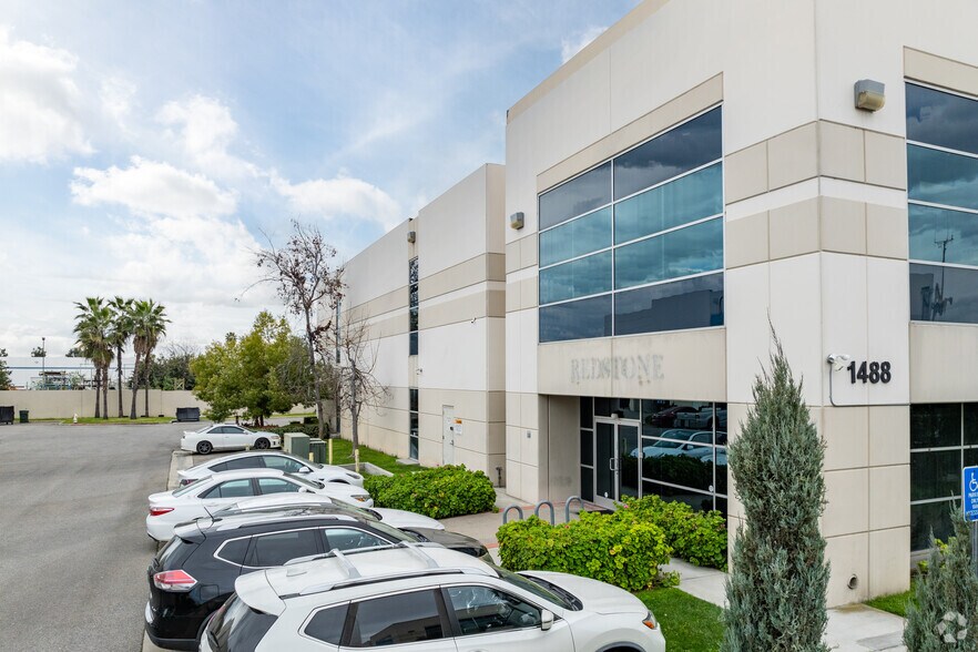 More Photos Of 1488 E Mission Blvd, Pomona Distribution For Sale