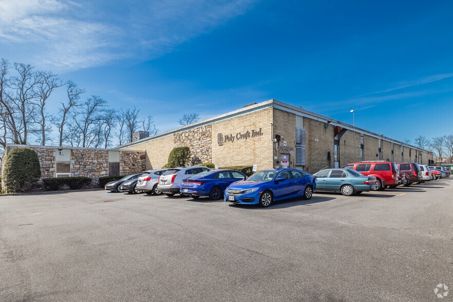 Primary Photo Of 40 Ranick Rd, Hauppauge Warehouse For Sale